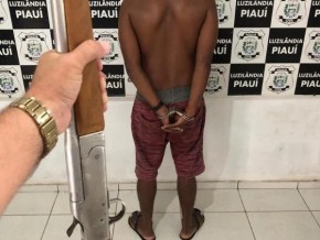 Adolescentes são apreendidos por ameaças a escola e uso de símbolo nazista(Imagem:Reprodução)