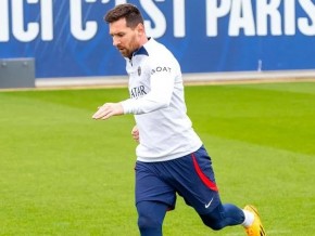 Messi retoma treinos sem equipe e com futuro indefinido(Imagem:Reprodução)