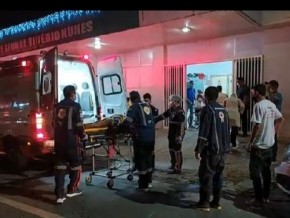 Momento em que as vítimas chegam ao Hospital Regional Tibério Nunes(Imagem:Reprodução/JC 24 Horas)