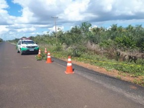 Corpo de homem é encontrado com os pés e mãos amarrados e saco na cabeça às margens da PI-215(Imagem:Divulgação/PM)