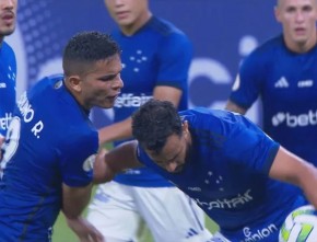 Briga entre jogadores do Cruzeiro quase ?sai na mão? em cobrança de pênalti(Imagem:Reprodução)