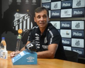 Santos demite técnico Fabián Bustos(Imagem:Divulgação)