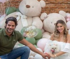 O empresário Jorge Sestini, ex-marido da modelo Caroline Bittencourt, morta em 2019, espera seu primeiro filho com a arquiteta Sharon Fliter.  A notícia foi divulgada pelas redes s(Imagem:Reprodução)