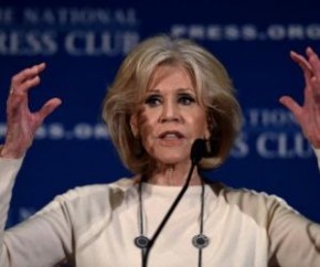 A atriz e ativista norte-americana Jane Fonda receberá um prêmio pelo conjunto da obra na cerimônia do Globo de Ouro em fevereiro, uma homenagem a uma carreira de cerca de 60 anos(Imagem:Reprodução)