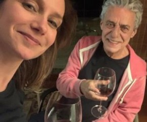 Aos 77 anos, Chico Buarque vai se casar com a advogada Caroline Proner(Imagem:Reprodução)