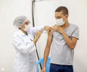 Menos de uma semana após ter recomendado a suspensão da imunização contra a covid-19 em adolescentes sem comorbidade, o Ministério da Saúde recuou da decisão na noite desta quarta-(Imagem:Reprodução)