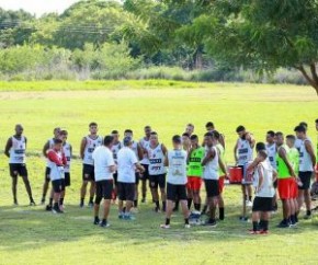 O jogo amistoso entre Flamengo e Fluminense que iria acontecer neste sábado (13), às 9h da manhã, no Lindolfo Monteiro foi cancelado. O motivo são os reparos que estão sendo realiz(Imagem:Reprodução)