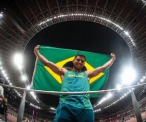 É tetra: a delegação brasileira ganhou quatro medalhas na madrugada desta terça (3), com o triunfo no mar e os bronzes de Thiago Braz no salto com vara, Alison dos Santos nos 400m(Imagem:Reprodução)