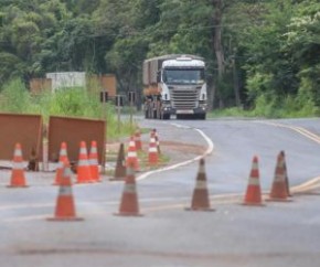 Após receber a notícia da alta de 5% no diesel anunciada pela Petrobras nesta segunda-feira (1º), grupos de caminhoneiros que vêm fazendo ameaças de paralisação sem sucesso nos úl(Imagem:Reprodução)