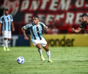 Com a derrota o time do Rio Grande do Sul fica com 26 pontos, na vice-lanterna, e vai ter três partidas complicadas na sequência: Palmeiras, Atlético-MG e Internacional. Já a equip(Imagem:Reprodução)