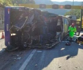 Acidente com ônibus de time de futsal deixa dois mortos e 20 feridos no Paraná(Imagem:Reprodução)