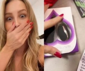 Carla Diaz ganha vibrador de fãs e fica surpresa: Não estou acreditando(Imagem:Reprodução)