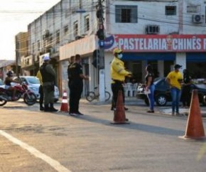 O Departamento Estadual de Trânsito (Detran-Pl), por meio da Escola Piauiense de Trânsito, realizou nesta quarta-feira (06), uma intervenção educativa no Centro de Floriano. A blit(Imagem:Reprodução)