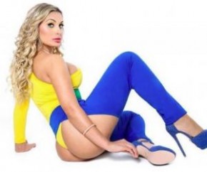 A modelo Andressa Urach, 33, vai voltar a ter seu nome associado ao Miss Bumbum. Ela anunciou, por meio de um vídeo no qual veste as roupas sensuais, que agora é garota-propaganda(Imagem:Reprodução)