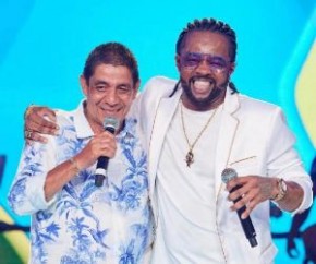 Xande de Pilares canta com Zeca Pagodinho(Imagem:Guto Costa)