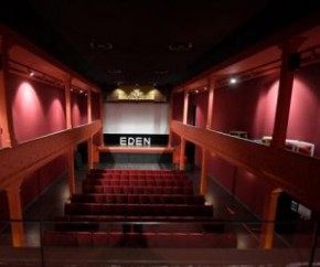 Seu proprietário à época, Raoul Gallaud, ficou amigo de Antoine Lumière, pai de Louis e Auguste Lumière, que havia adquirido uma casa de veraneio na região.  Foi convidado a partic(Imagem:Reprodução)