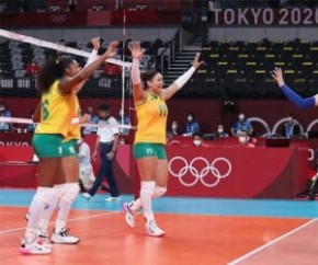 Em sua estreia nas Olimpíadas de Tóquio, a seleção feminina de vôlei derrotou a Coreia do Sul por 3 a sets a 0 (25/10, 25/22 e 25/19), na Ariake Arena, na manhã deste domingo (25).(Imagem:Reprodução)