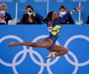 Além de conquistar medalhas e acumular feitos para o esporte brasileiro nas Olimpíadas de Tóquio, Rebeca Andrade já é uma das estrelas da ginástica artística nesses Jogos. Sem Simo(Imagem:Reprodução)