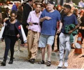 Taís Araujo faz aparição rara com o pai e os dois filhos em noite de teatro(Imagem:Reprodução)