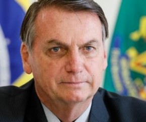 O presidente Jair Bolsonaro vetou na noite de segunda-feira a lei que obrigava planos de saúde a custear medicamentos orais para pacientes diagnosticados com câncer. Aprovada pelo(Imagem:Reprodução)