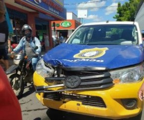 De acordo com a GCM, o acidente ocorreu por volta das 12h, momento em que uma equipe perseguia dois suspeitos de assalto, que fugiam em uma motocicleta.  O ciclista era idoso, e nã(Imagem:Reprodução)