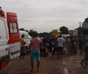 Uma mulher identificada como Maria Gracimar ficou gravemente ferida após ser atropelada por uma ambulância neste sábado (27), na BR-343, no município de Água Branca.  De acordo com(Imagem:Reprodução)