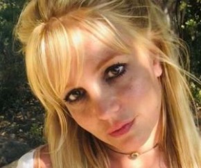 A vida de Britney Spears, 39, deverá virar documentário da Netflix. A informação e do site Bloomberg. De acordo com a publicação, o documentário será comandado pelo especialista em(Imagem:Reprodução)