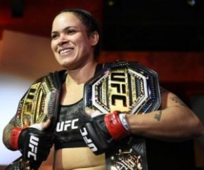 Amanda Nunes finaliza Megan Anderson e mantém cinturão no UFC 259(Imagem:Reprodução)