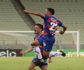 Na Arena Joinville, o Coritiba fez 3 a 2 sobre o Operário, num duelo totalmente paranaense. O gol da vitória e da classificação foi marcado por Luiz Henrique, de cabeça, aos 46 min(Imagem:Reprodução)