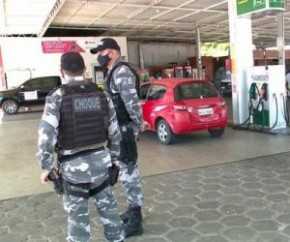 No primeiro posto de combustível em que foram flagradas irregularidades, localizado na Zona Norte de Teresina, os fiscais encontraram bombas adulteradas, que entregavam uma quantid(Imagem:Reprodução)