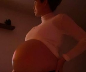 Nanda Costa impressionou Lan Lanh pelo tamanho da barriga de gravidez. A atriz apareceu em foto no Instagram da amada exibindo a barriga das filhas gêmeas que esperam. As bebês, cu(Imagem:Reprodução)