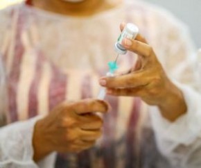 Agências reguladoras do Japão deram aval hoje às vacinas contra Covid-19 desenvolvidas pela Moderna e pela AstraZeneca, informou o Guardian. Segundo o ministro da Saúde, NorihisaTa(Imagem:Reprodução)