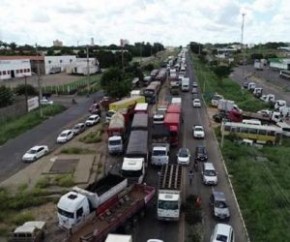 A Associação Brasileira dos Condutores de Veículos Automotores (Abrava), que reúne categoria de caminhoneiros no País, criticou o anúncio de ajuda do governo federal para compensar(Imagem:Reprodução)