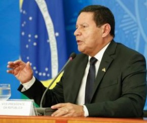 Ao chegar ao Palácio do Planalto nesta segunda-feira, o vice-presidente Hamilton Mourão voltou a comentar a realização da Copa América no Brasil, que tem início agendado para o pró(Imagem:Reprodução)