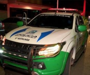 Dois homens ficaram feridos em um acidente envolvendo dois carros, na madrugada desta segunda-feira (5), no cruzamento das avenidas Jóquei Clube e Nossa Senhora de Fátima, no bairr(Imagem:Reprodução)