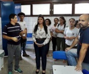 Deputada visita Unidade Escolar José Amável para checar denúncias.(Imagem:Alepi)