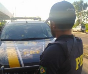 Um homem de 33 anos foi autuado após ser encontrado uma cartela contendo 13 comprimidos de Anfetaminas em sua posse.(Imagem:Divulgação/PRF)