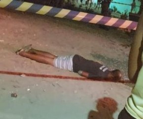 Homem é executado a tiros em terreno no bairro São Joaquim em Teresina(Imagem:Reprodução)