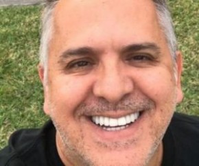 O cantor Orlando Morais, 59, publicou um vídeo no stories do Instagram, nesta quarta-feira (31), dizendo que está recuperado da Covid e que deve deixar hospital nesta quinta (1.º).(Imagem:Reprodução)