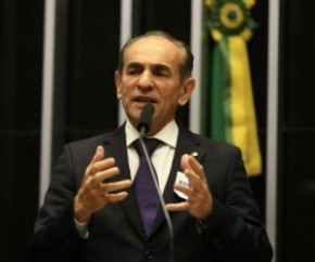 O senador Marcelo Castro (MDB) denunciou neste fim de semana que está sendo vítimas de criminosos, que estão tentando se passar por ele por meio de mensagens no WhatsApp, numa tent(Imagem:Reprodução)