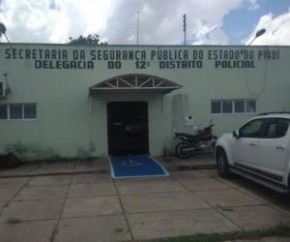 A Polícia Civil prendeu quatro suspeitos de manter um auditor fiscal e sua família reféns durante assalto nesta quinta-feira (6), em uma casa na Zona Leste de Teresina. Outro homem(Imagem:Reprodução)