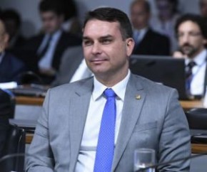O senador Flávio Bolsonaro (Republicanos-RJ) chamou o senador Renan Calheiros (MDB-AL), relator da CPI da Covid-19, de 