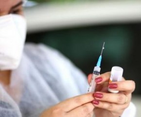 A Fundação Municipal de Saúde informou nesta terça-feira (6) que o agendamento da vacinação contra a Covid-19 para pessoas acima de 40 anos foi fechado. Foram disponibilizadas 10 m(Imagem:Reprodução)