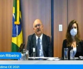 O Ministério da Educação (MEC) afirmou na manhã desta quinta que iria 