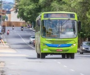 Transporte em crise  O transporte público de Teresina vive uma crise sem precedentes, que culminou em uma CPI na Câmara Municipal da capital. Empresários e a prefeitura de Teresina(Imagem:Reprodução)