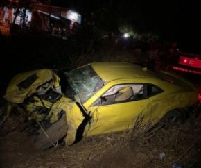 Dois homens ficaram gravemente feridos em um acidente entre dois veículos na BR-316, na cidade de Picos, Sul do Piauí, na noite desse sábado (29). Segundo a Polícia Rodoviária Fede(Imagem:Reprodução)