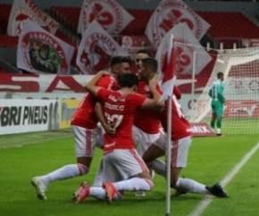 E a equipe comandada pelo técnico Miguel Ángel Ramírez conseguiu: dominou a maior parte do jogo e goleou por 4 a 1. Garantiu, assim, a primeira vaga na final do Estadual.  Agora, o(Imagem:Reprodução)