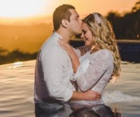 diz Urach ao anunciar volta à igreja com o marido(Imagem:Reprodução)