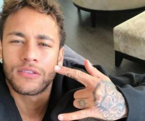 Neymar Jr., 28, parece estar cansado de sua vida de solteiro. Tanto que o jogador revelou o desejo de namorar em 2021 durante uma série de perguntas que respondeu aos fãs em suas r(Imagem:Reprodução)