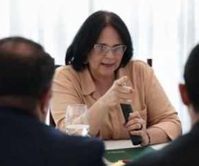 A ministra da Mulher, da Família e dos Direitos Humanos, Damares Alves, disse em um post em sua página no Instagram na noite da segunda (11) que o governo federal vai apresentar no(Imagem:Reprodução)